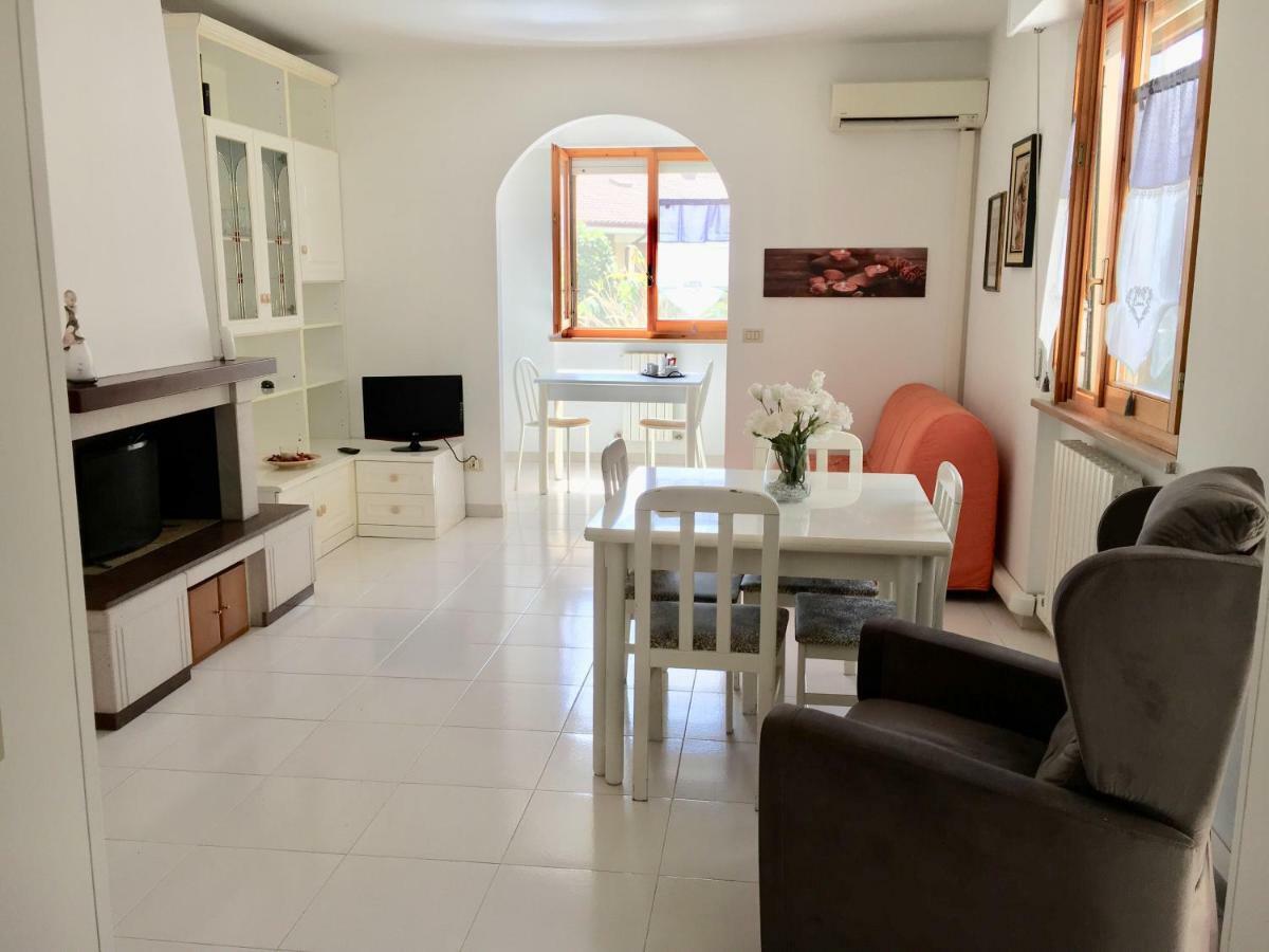Apartament La Casa Di Lory Falconara Marittima Zewnętrze zdjęcie